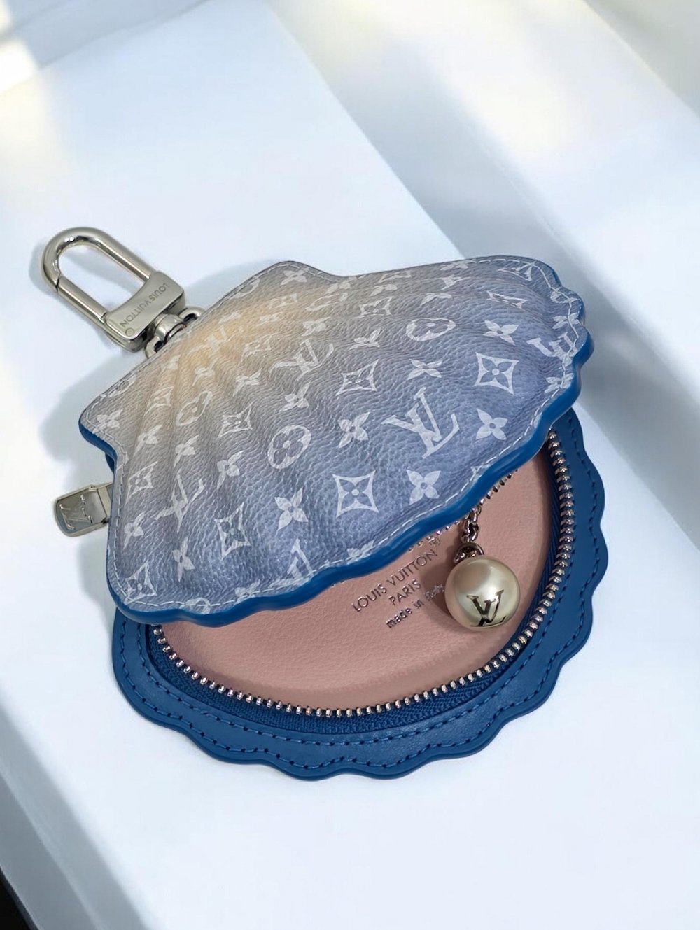 Louis Vuitton Limited Edition Monogram Shell Bag Charm Coin Purse - Picture 11 of 16